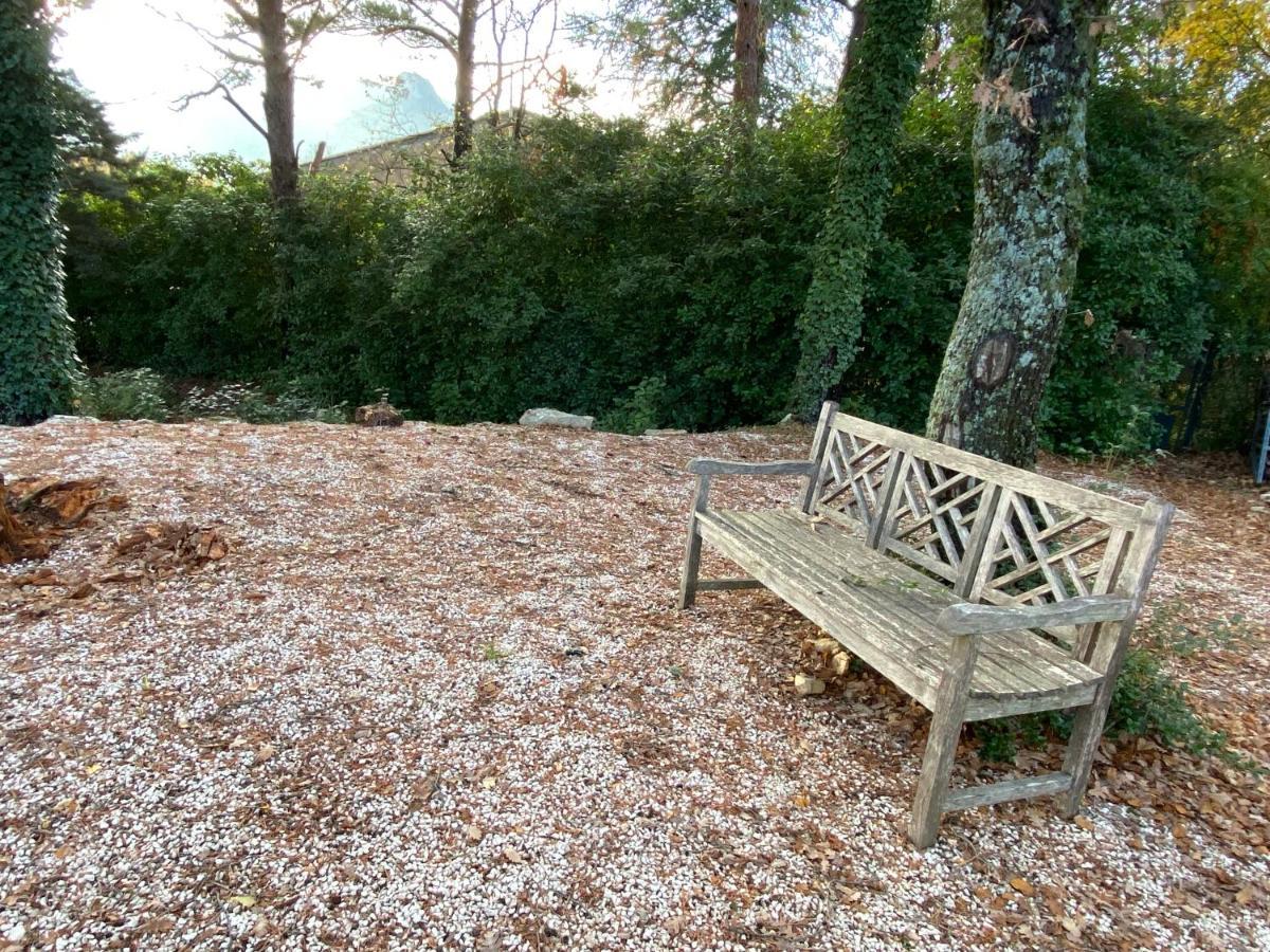 La Maison De Mado Et Sa Cabane Dans Les Arbres Plan d'Aups Ngoại thất bức ảnh